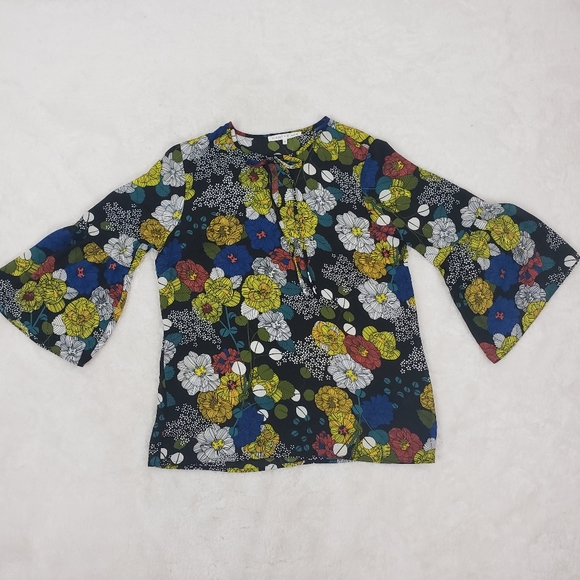 5/$12 Violet + Claire retro floral print bell sleeve top - Picture 5 of 11
